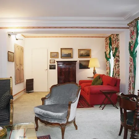 Place Paul Painleve - 4 Adults